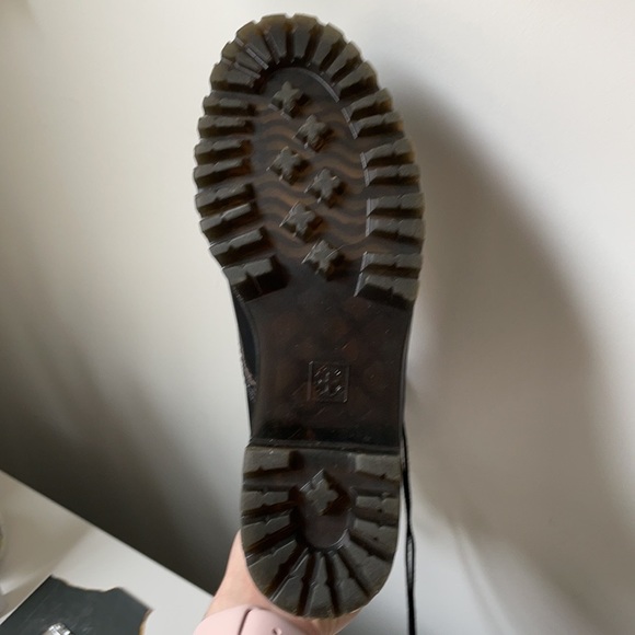 SOLD ✅ Dr Martens Leona platform boot - Picture 8 of 8